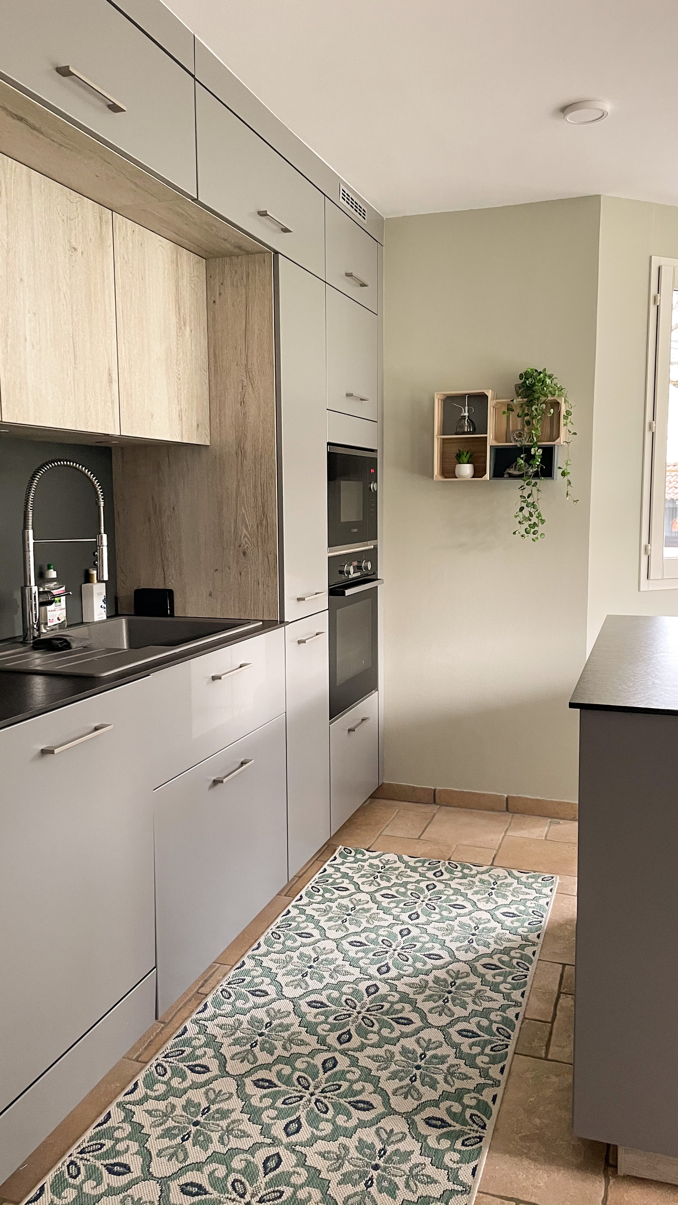 Pilot Plumbing How to Find a Hidden Water Lead Modern Kitchen